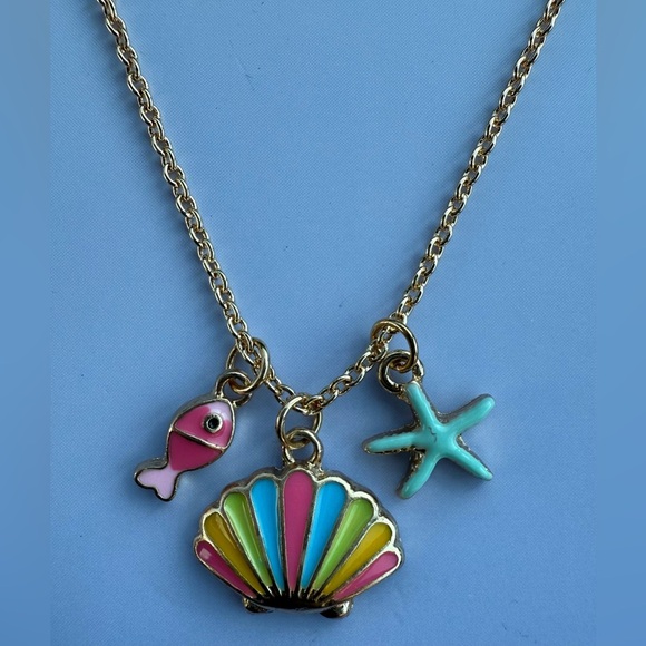 Claire's Beach Day Gold-tone Charm Cluster Pendant Necklace Fish Shell Star - Picture 4 of 8